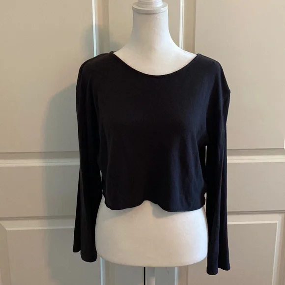 Sustainable Long sleeve black top from Afends. Size 8 - Picture 1 of 6